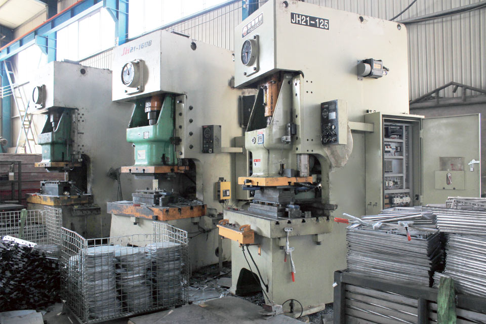 Production of semi mechanical automation equipment